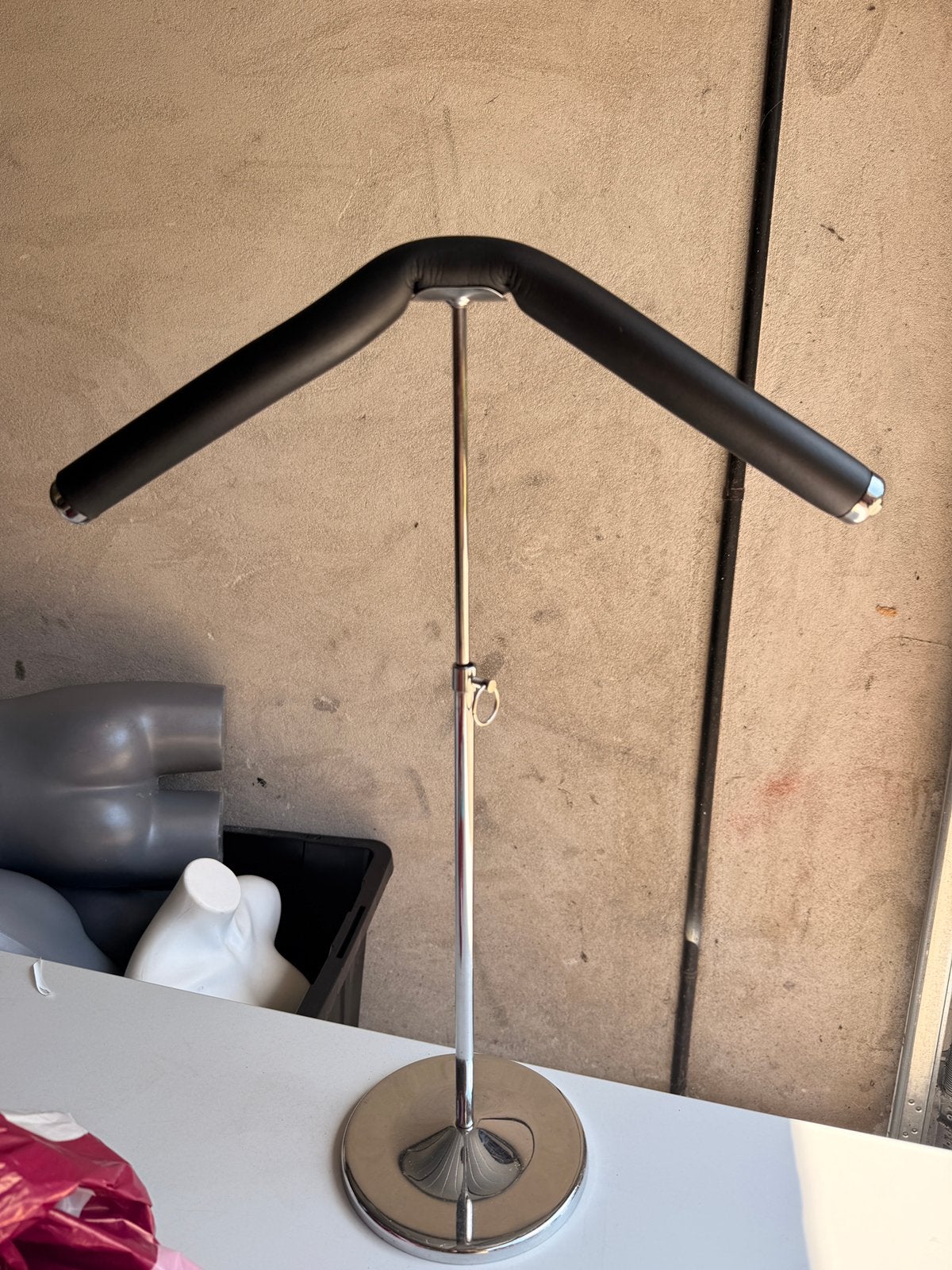 Mannequin display hanger, Ophalen, Zo goed als nieuw
