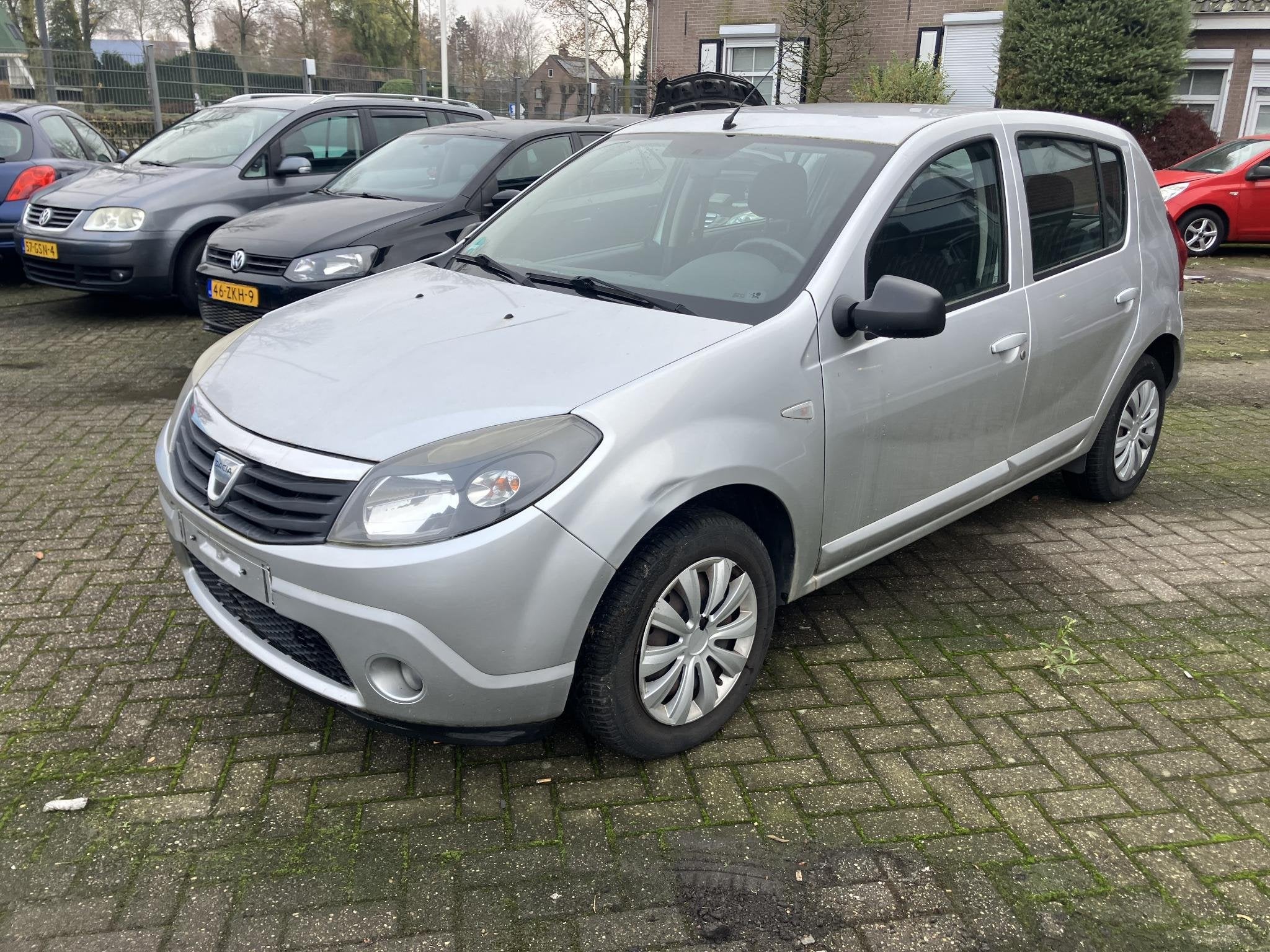 Dacia Sandero black line 1.2 16V 75 Betreft Duitse auto, Auto's, Voorwielaandrijving, Euro 5, Stof, Gebruikt