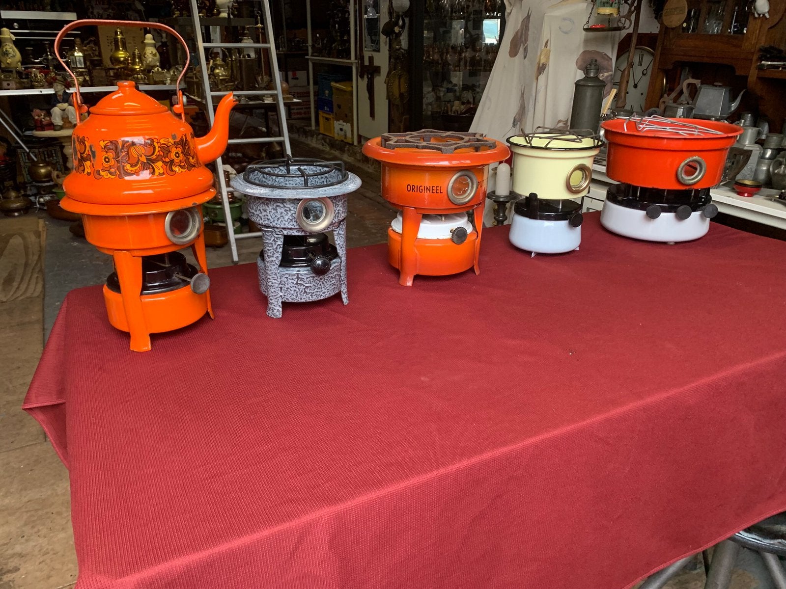 Diverse emaille petroleum stellen, Ophalen