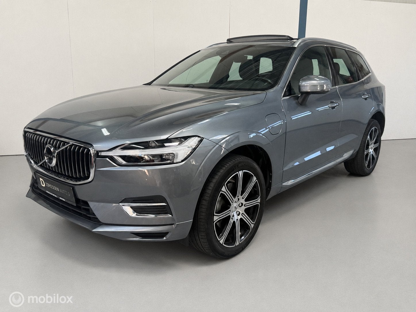 Volvo XC60 2.0 T8 Twin Engine AWD Inscription PANO / ACC, Auto's, Volvo, Automaat, Gebruikt, 4 cilinders, Automatische klimaatregeling
