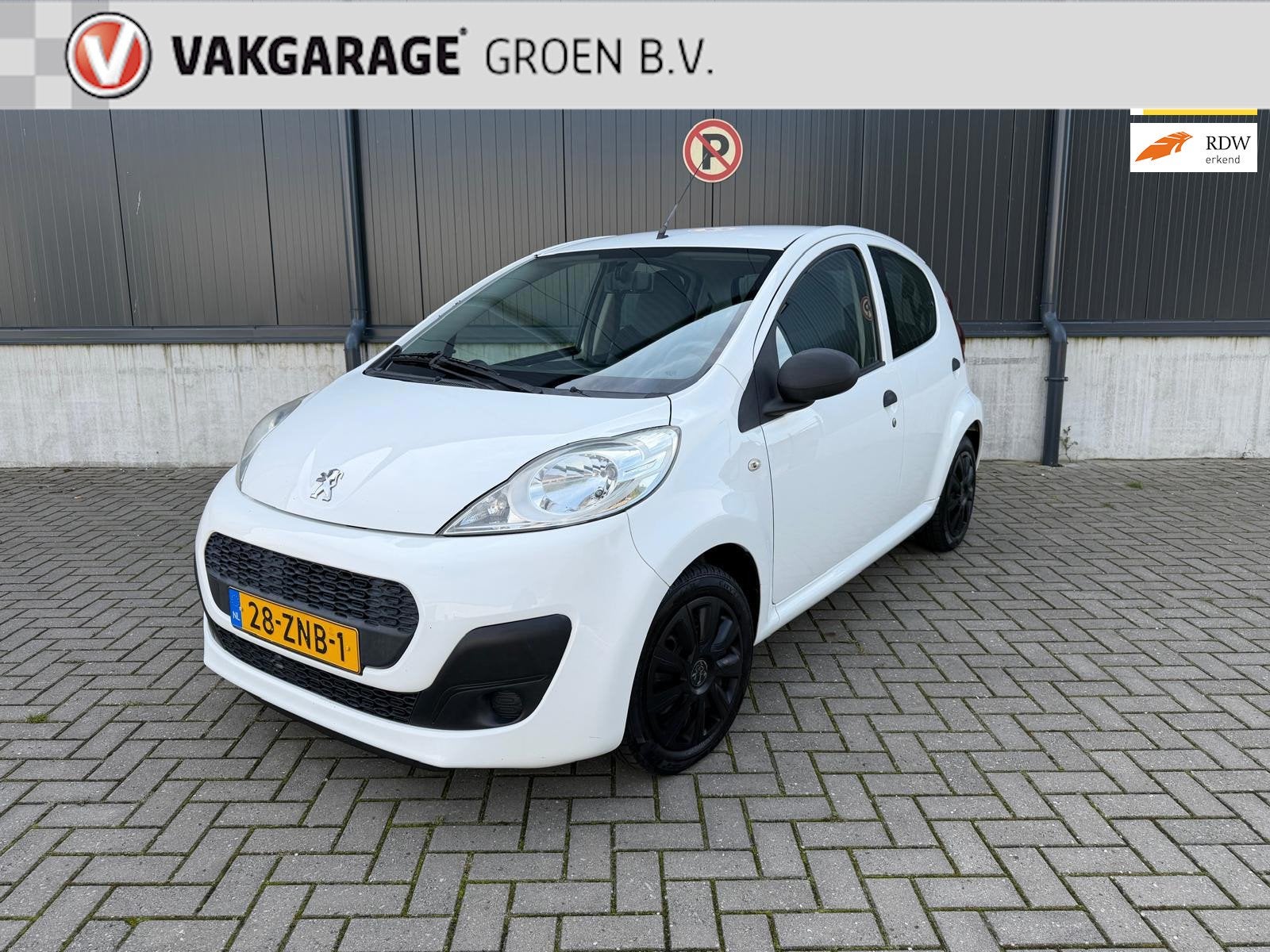 Peugeot 107 1.0 Blue Lease 5-drs (68pk) Airco / Radio-CD spe, Voorwielaandrijving, Euro 5, Stof, Gebruikt