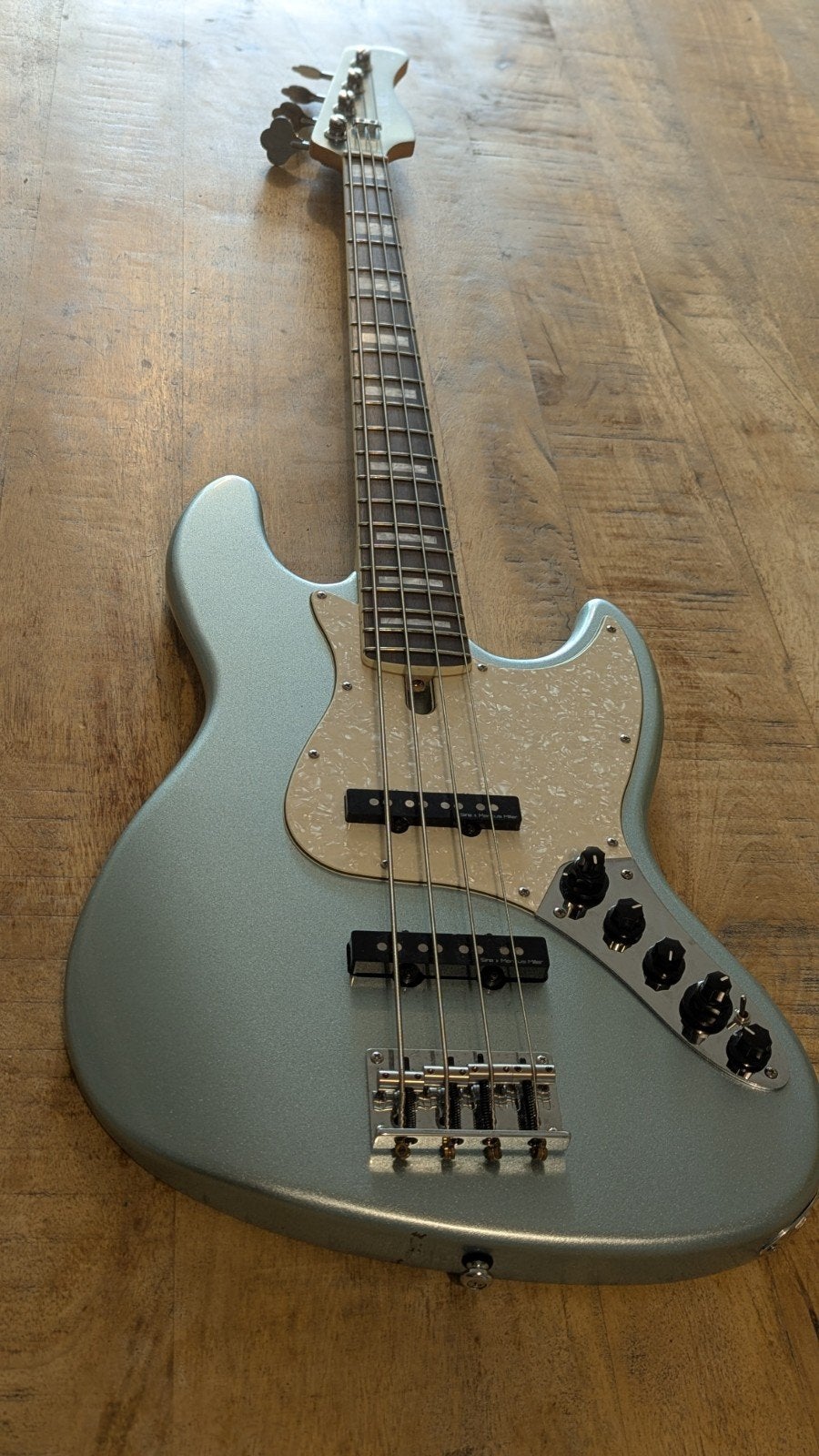 Sire Marcus Miller V7 (2nd Generation) 4-snarige basgitaar, Muziek en Instrumenten, Ophalen, Zo goed als nieuw, Elektrisch