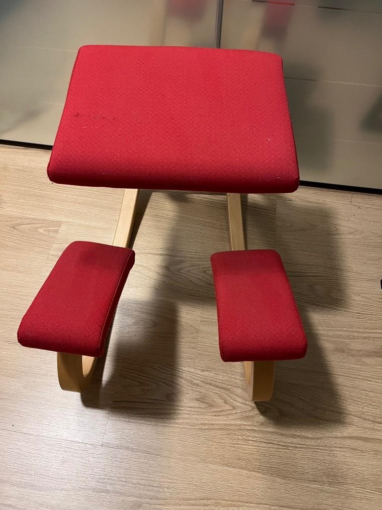 bureau stoel Stokke, Huis en Inrichting, Bureaustoelen, Ophalen, Zo goed als nieuw, Bureaukruk, Rood