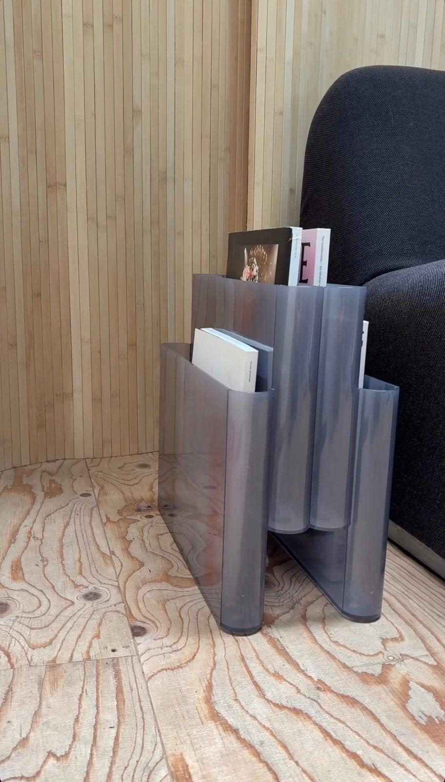 Kartell magazine rack, Ophalen, Zo goed als nieuw