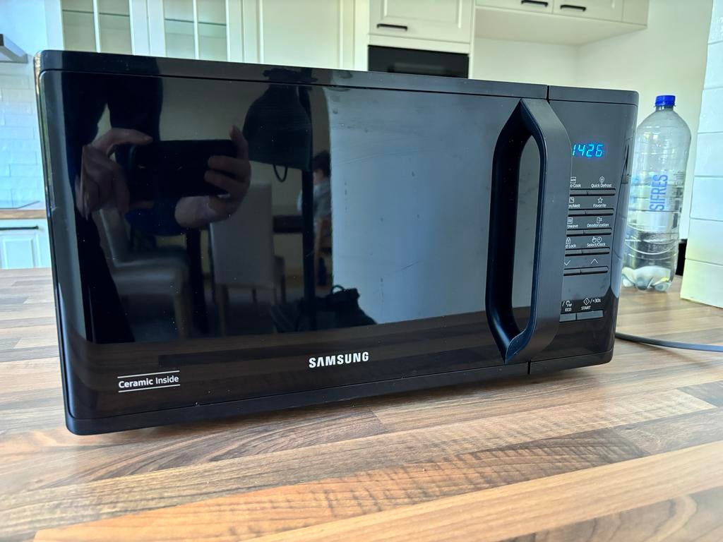Samsung Microwave - Zo Goed Als Nieuw, Witgoed en Apparatuur, Magnetrons, Ophalen of Verzenden, Draaiplateau, Magnetron, Zo goed als nieuw
