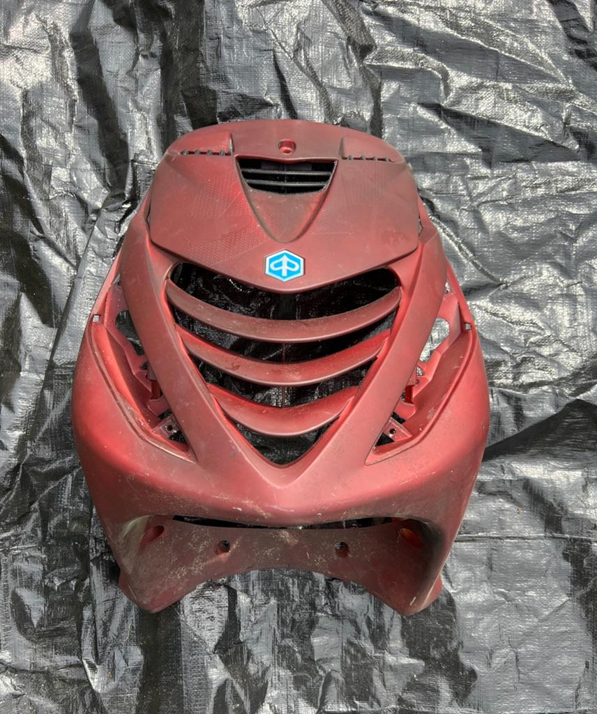 Voorkap zip Sp met gebruikers sporen €25, Fietsen en Brommers, Brommeronderdelen | Scooters, Ophalen of Verzenden, Zo goed als nieuw