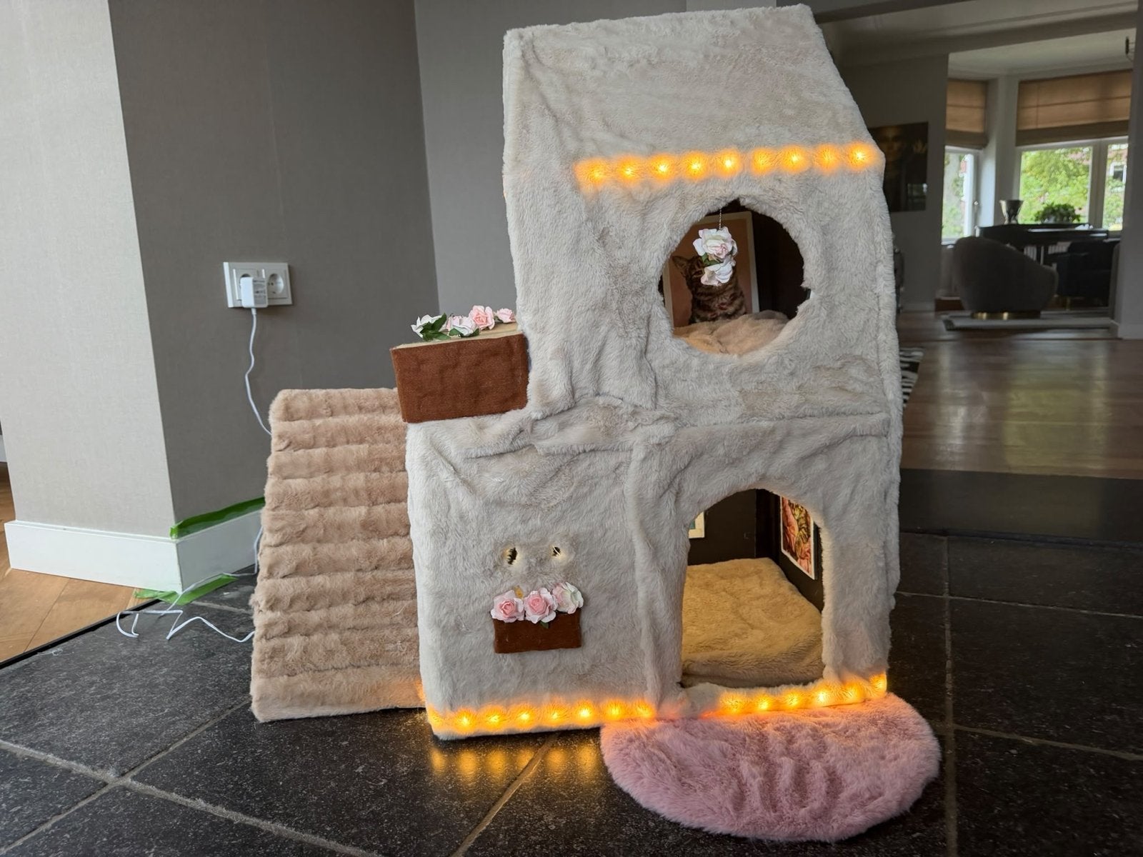 Uniek zelfgemaakt kattenhuis, Ophalen, Nieuw