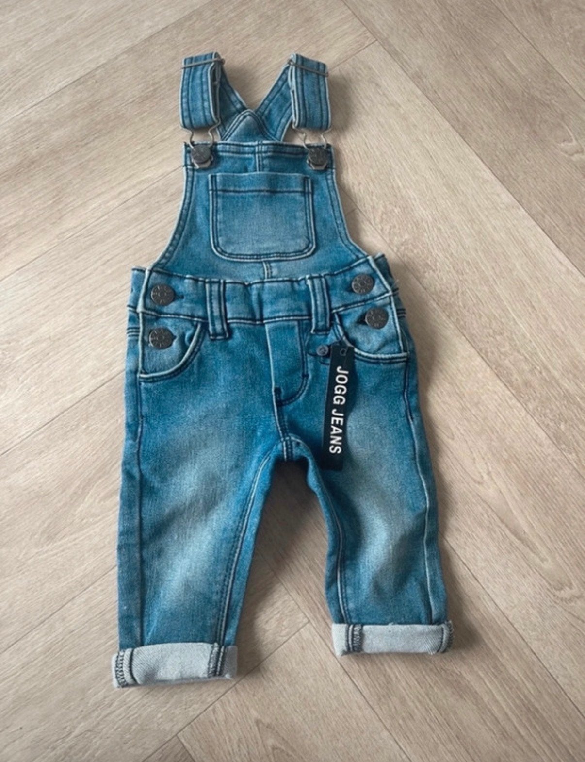 Nieuwe Jogg Jeans Tuinbroek met kaartje maat 68, Ophalen of Verzenden, Nieuw, Jongen of Meisje