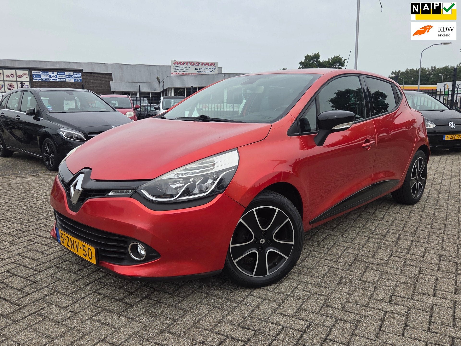 Renault Clio 1.2 Dynamique/AUTOMAAT/NAVIGATIE/ VEEL OPTIES, Euro 5, Gebruikt, 49 €/maand, Origineel Nederlands