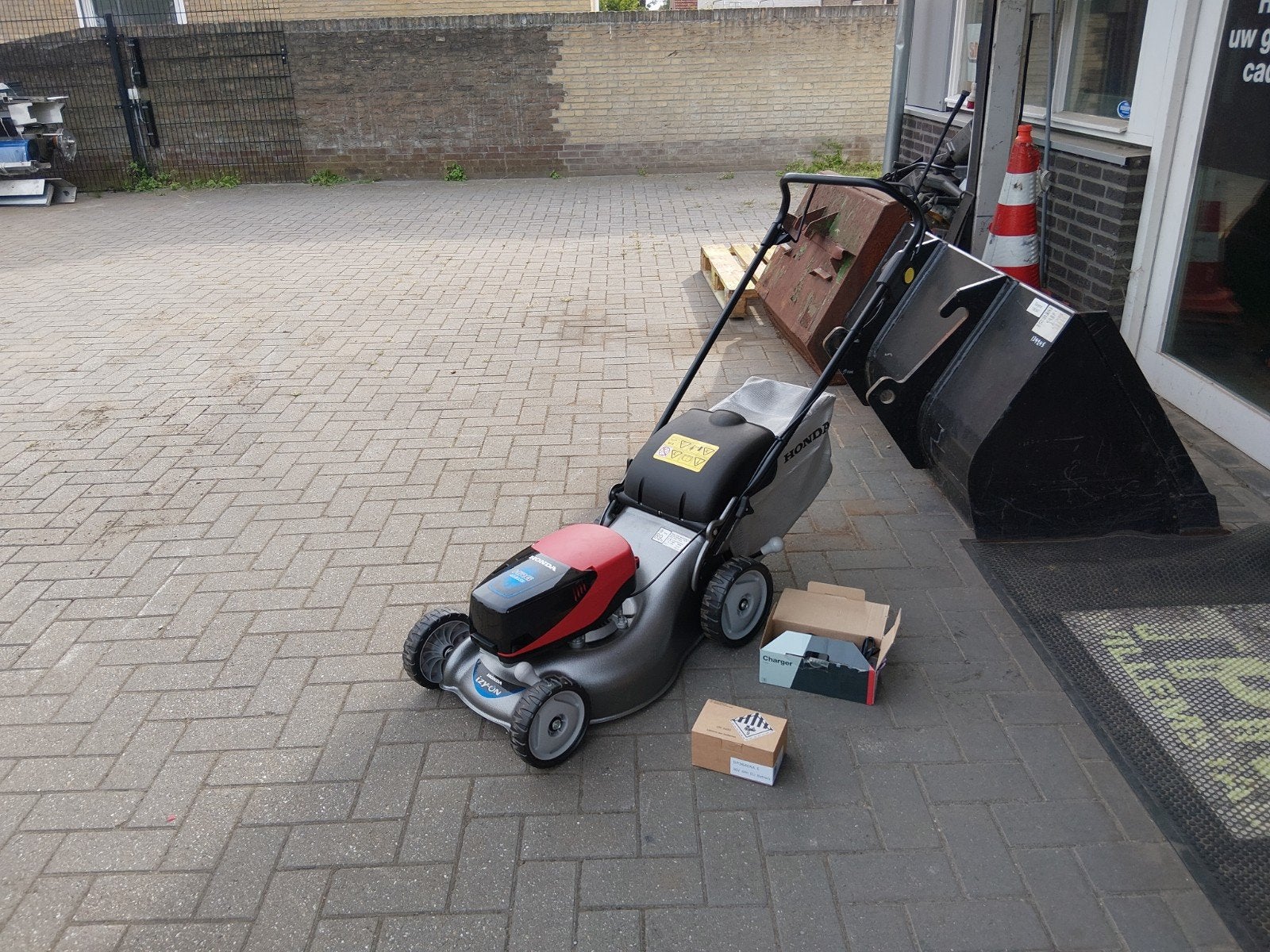 Nieuwe honda hrg416 grasmaaier met accu en oplader, Cirkelmaaier, Honda, Accu-grasmaaier, Nieuw