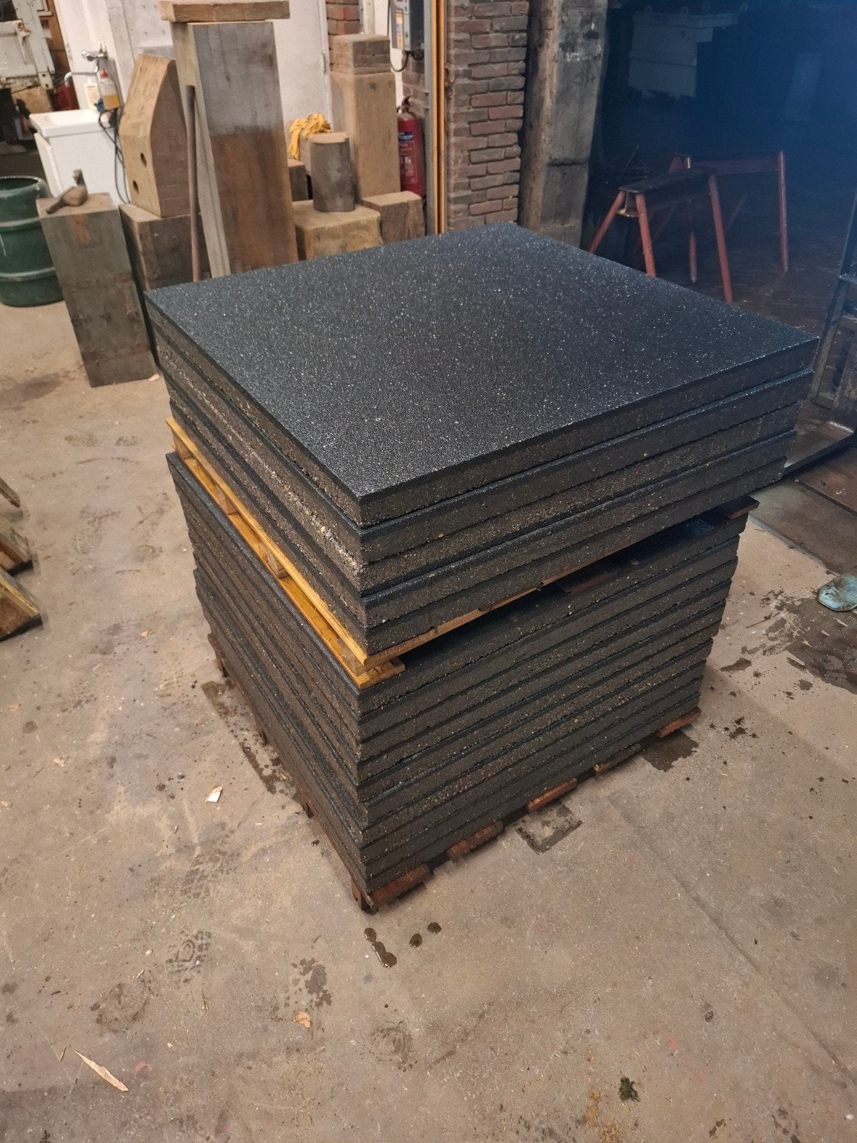 25m² 100x100 tegel kleurvast deklaag, gebruikt, op pallet, Ophalen of Verzenden, Beton, Terrastegels