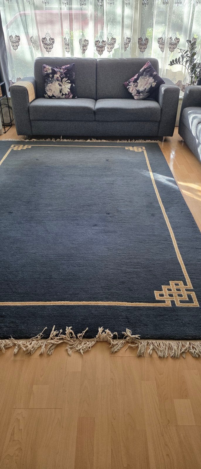 Donkerblauw vloerkleed met gouden rand en franjes, Huis en Inrichting, Blauw, Gebruikt, 150 tot 200 cm, 200 cm of meer