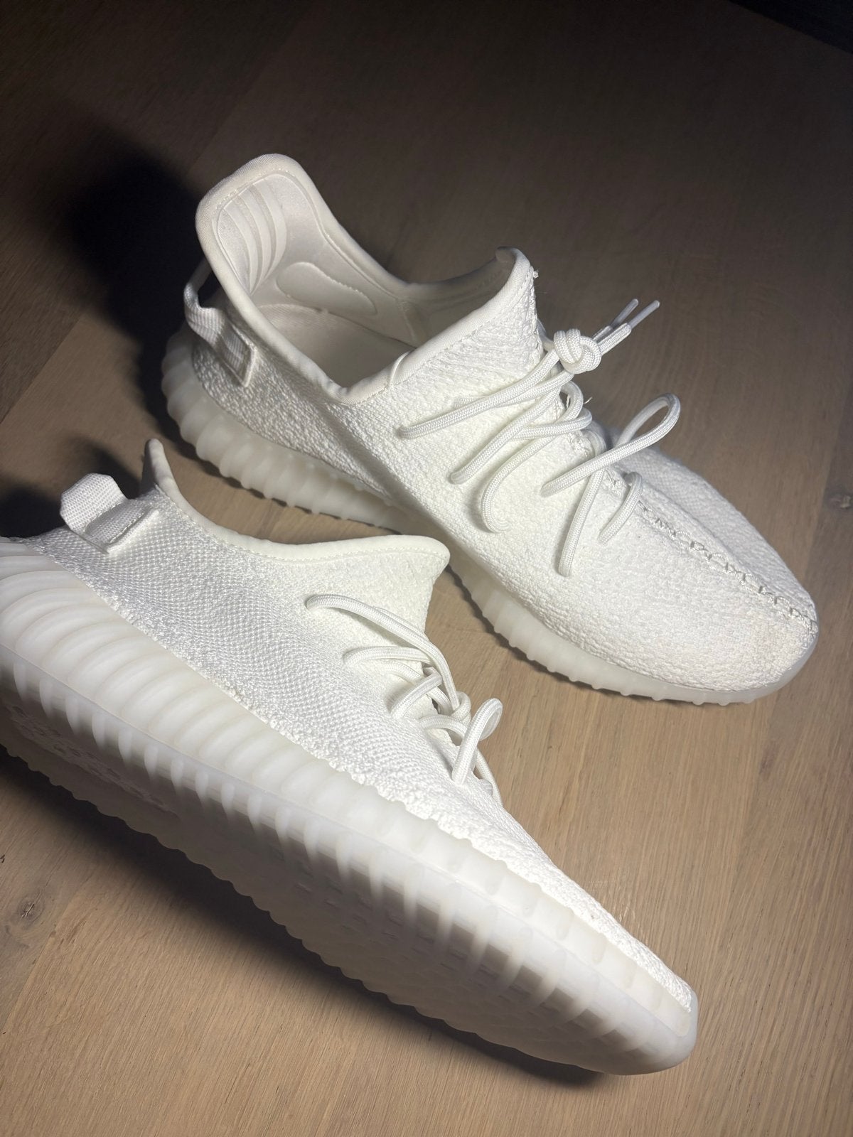 Yeezy 350 Maat 44, Wit, Ophalen of Verzenden, Sneakers of Gympen, Zo goed als nieuw