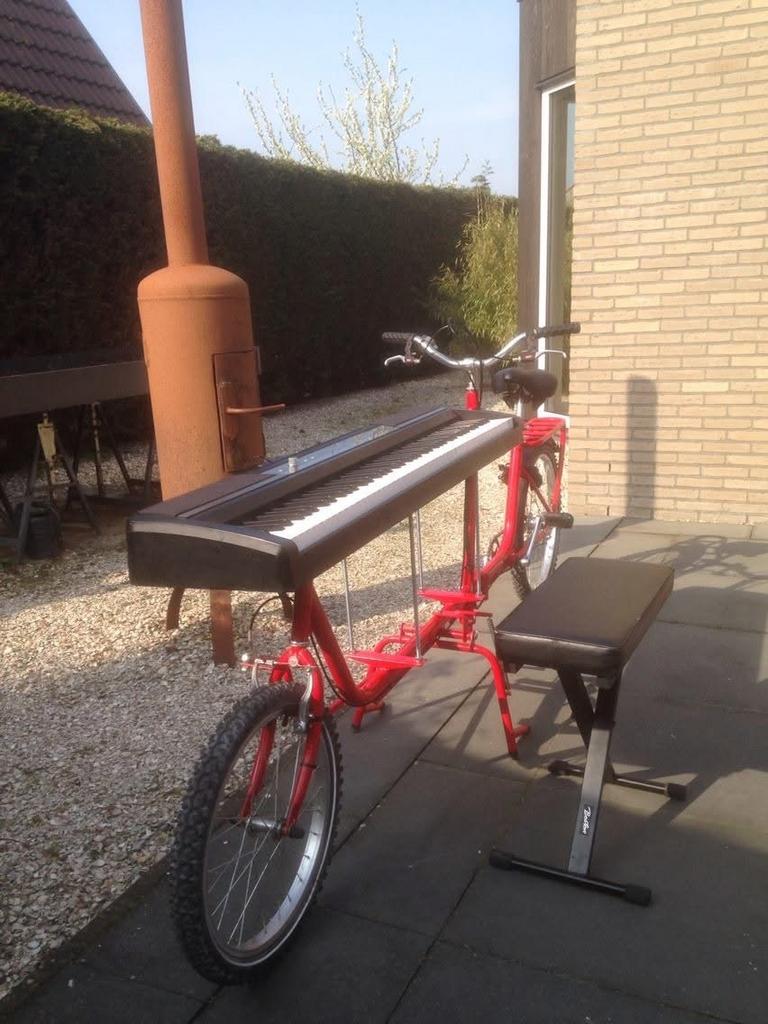 Unieke Piano Fiets voor straatmuzikanten, Ophalen, Gebruikt, Overige kleuren, Digitaal