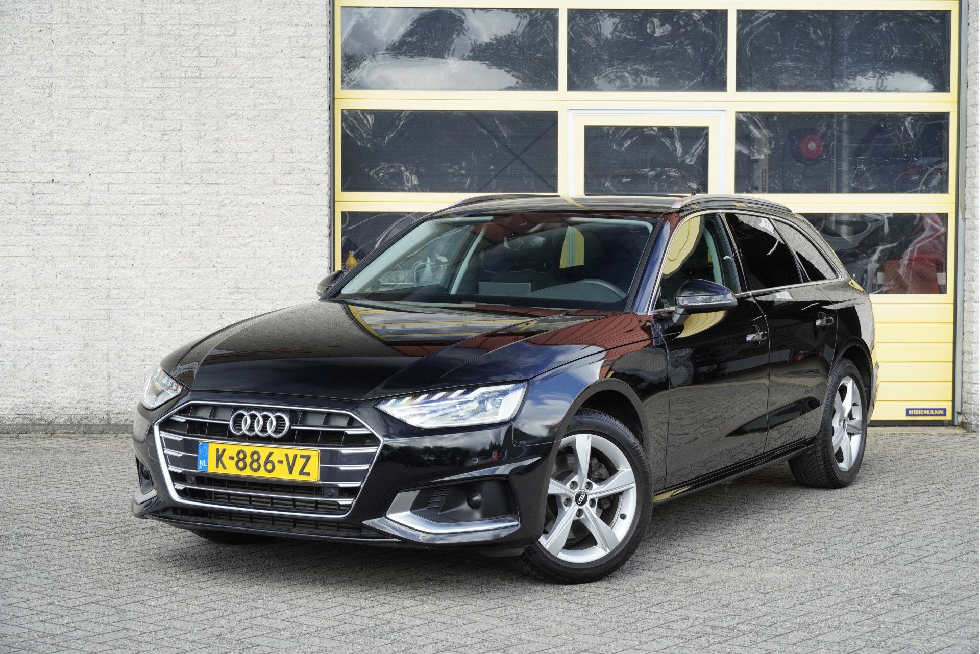 Audi A4 Avant 35 TFSI 150PK! Automaat Business Edition BJ202, Auto's, Audi, Stof, Gebruikt, 4 cilinders, 1984 cc