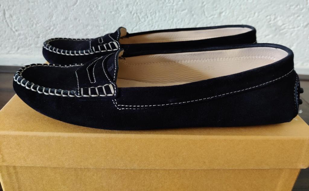 Tod's loafers moccasins donkerblauw suède maat 39,5, Kleding | Dames, Schoenen, Blauw, Ophalen of Verzenden, Tod's, Sneakers of Gympen