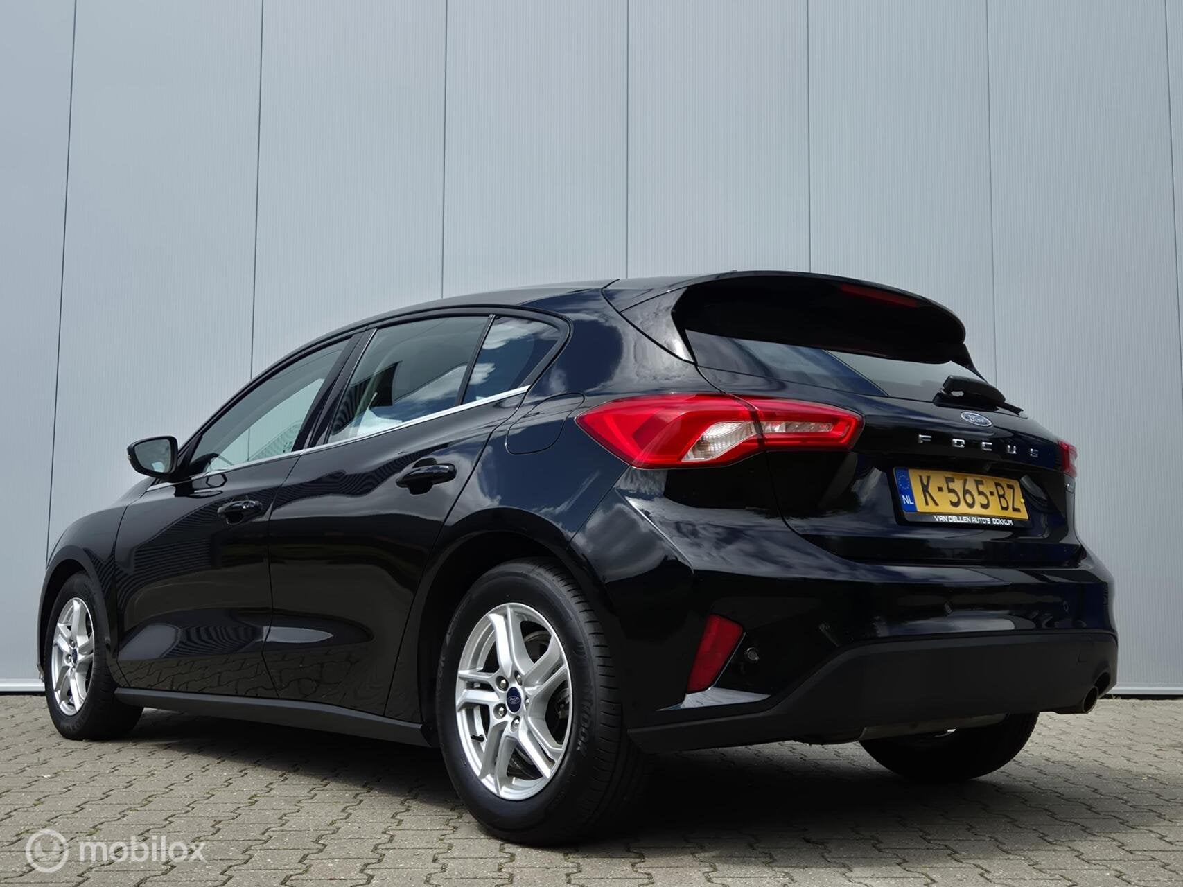 FORD FOCUS 1.0 ECOBOOST HYBRID/LED/CAMERA/PDC/CARPLAY/NAVI/1, Dealer onderhouden, 125 pk, Gebruikt, Euro 6