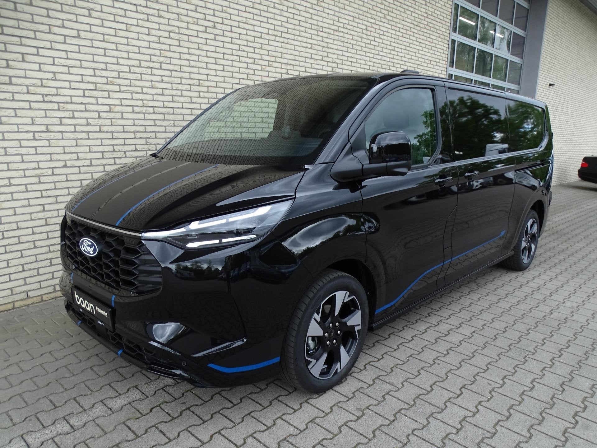 Ford Transit Custom 320 2.5 PHEV L2H1 Sport | INCL. BPM | FU, 12 maanden, Zwart, 4 cilinders, Zwart