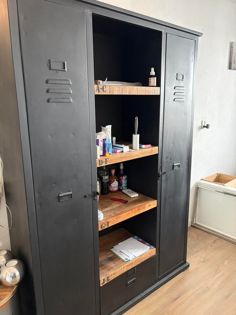 Kast industrieel met houten planken, Ophalen, Zo goed als nieuw