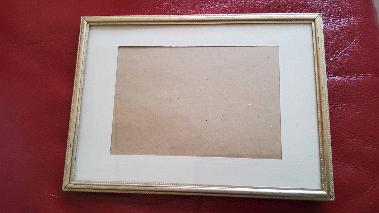 Oud retro goud kleurig fotolijstje met bewerkte rand, Ophalen of Verzenden