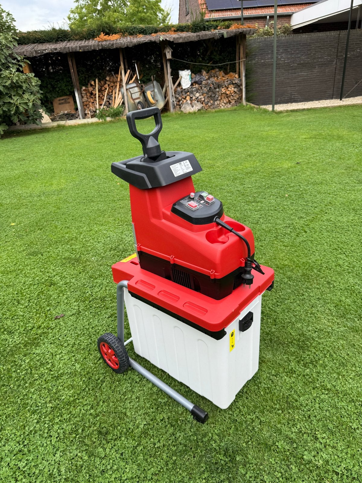 TOP GARDEN HAKSELAAR SILENT HE2800W - Zo goed als nieuw, Ophalen, Zo goed als nieuw, Elektrisch, Met opvangbak