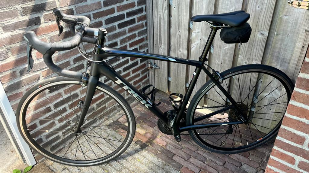 Trek Emonda ALR 4 racefiets – Maat 54 – Zwart, Velgrem, Aluminium, Zo goed als nieuw, 15 tot 20 versnellingen