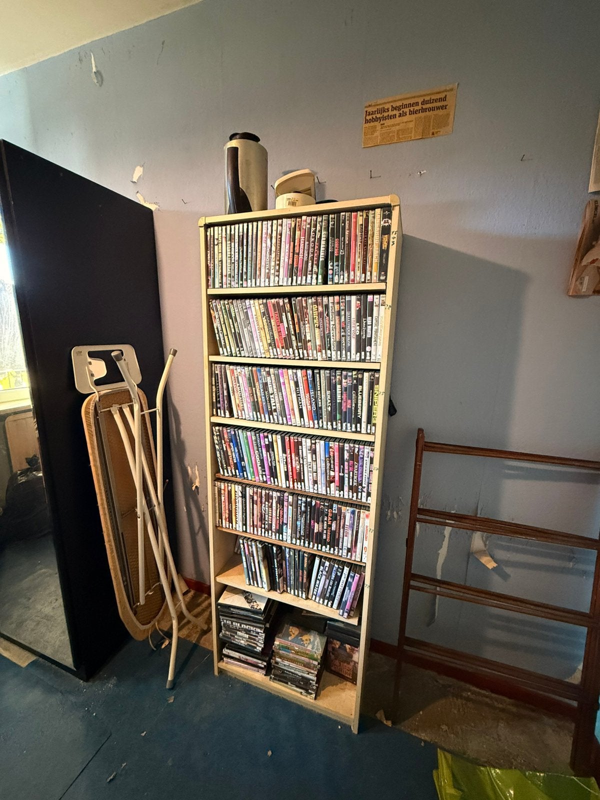 Boekenkast met 500+ dvd’s, Cd's en Dvd's, Ophalen, Alle leeftijden, Nederlands, Inclusief doosje