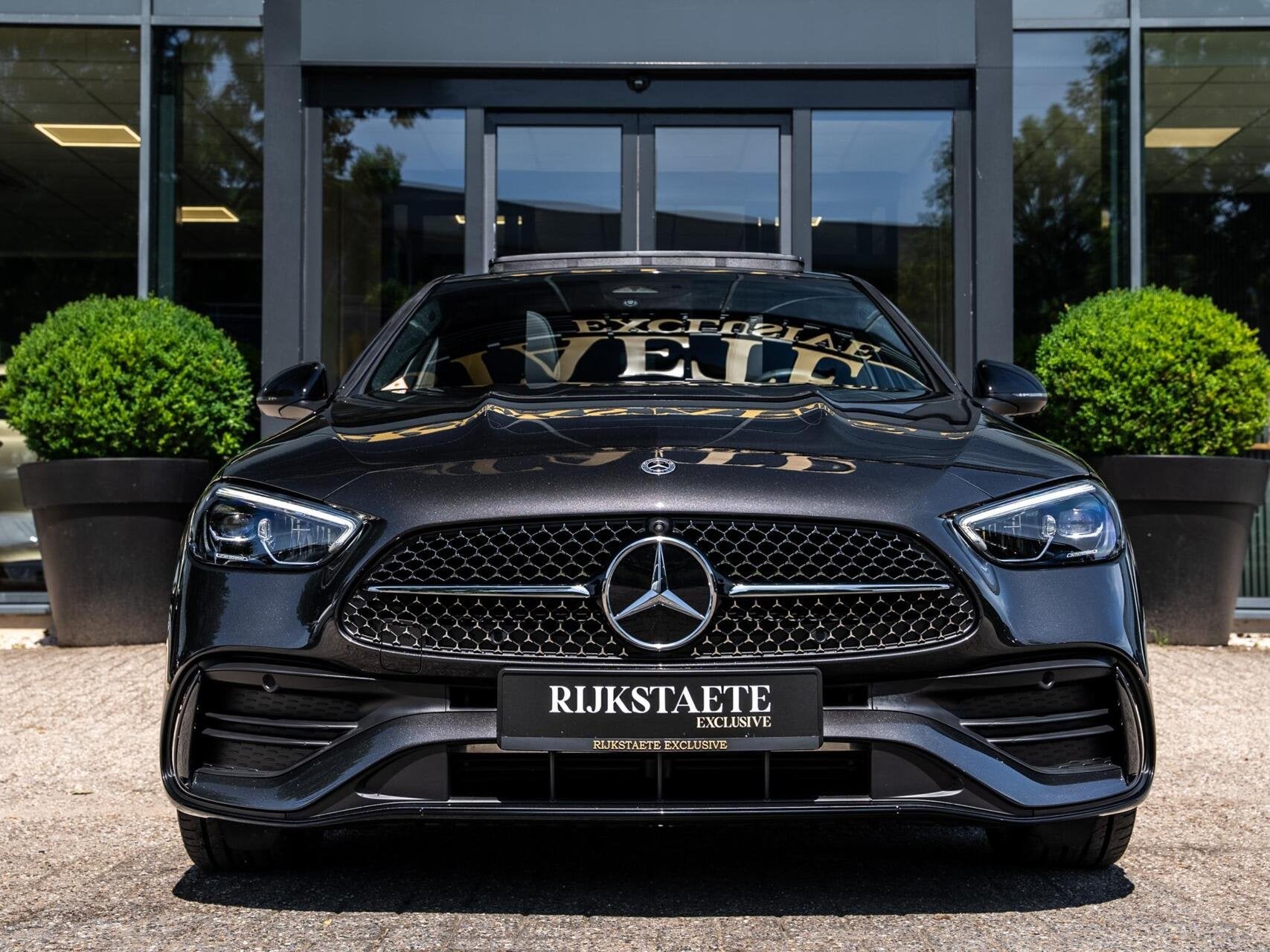 Mercedes C300e Business Solution AMG|PANO|BURMESTER|MEMORY, Auto's, Automaat, Achterwielaandrijving, Euro 6, Hybride Elektrisch/Benzine