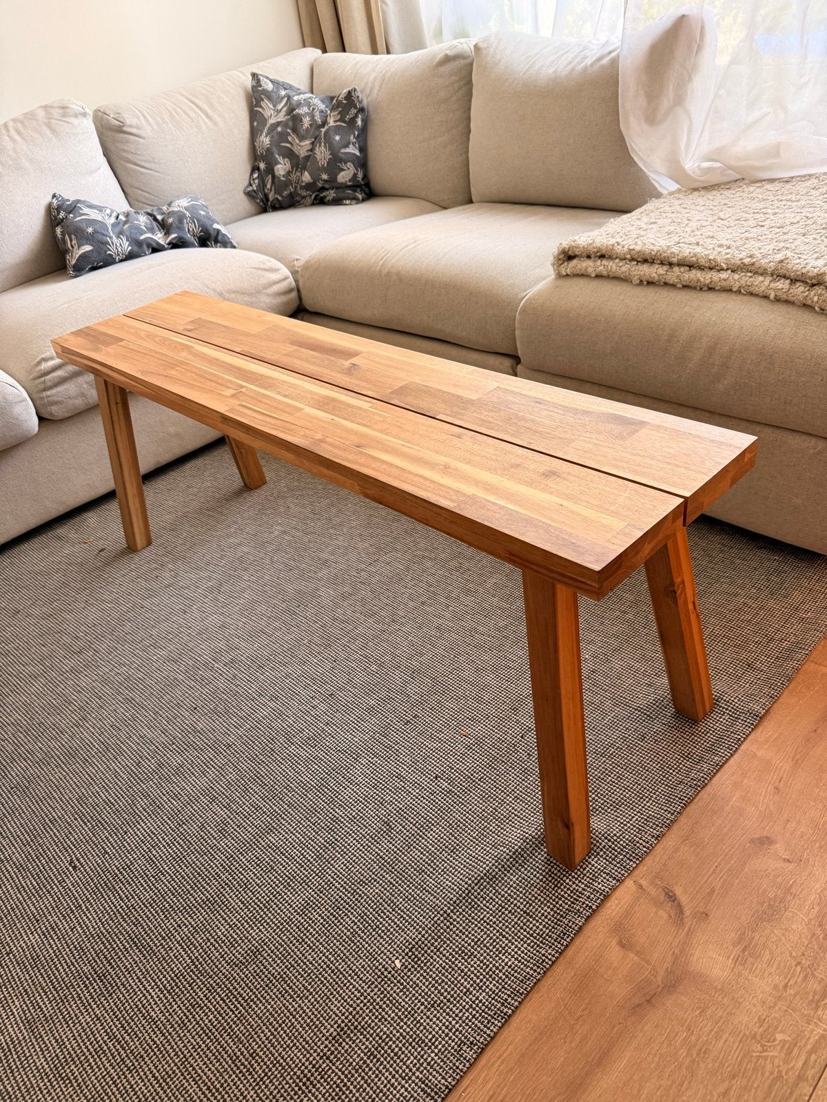 Ikea Skogsta – massief houten bankje / tv-meubel, Ophalen of Verzenden, Zo goed als nieuw, Hout