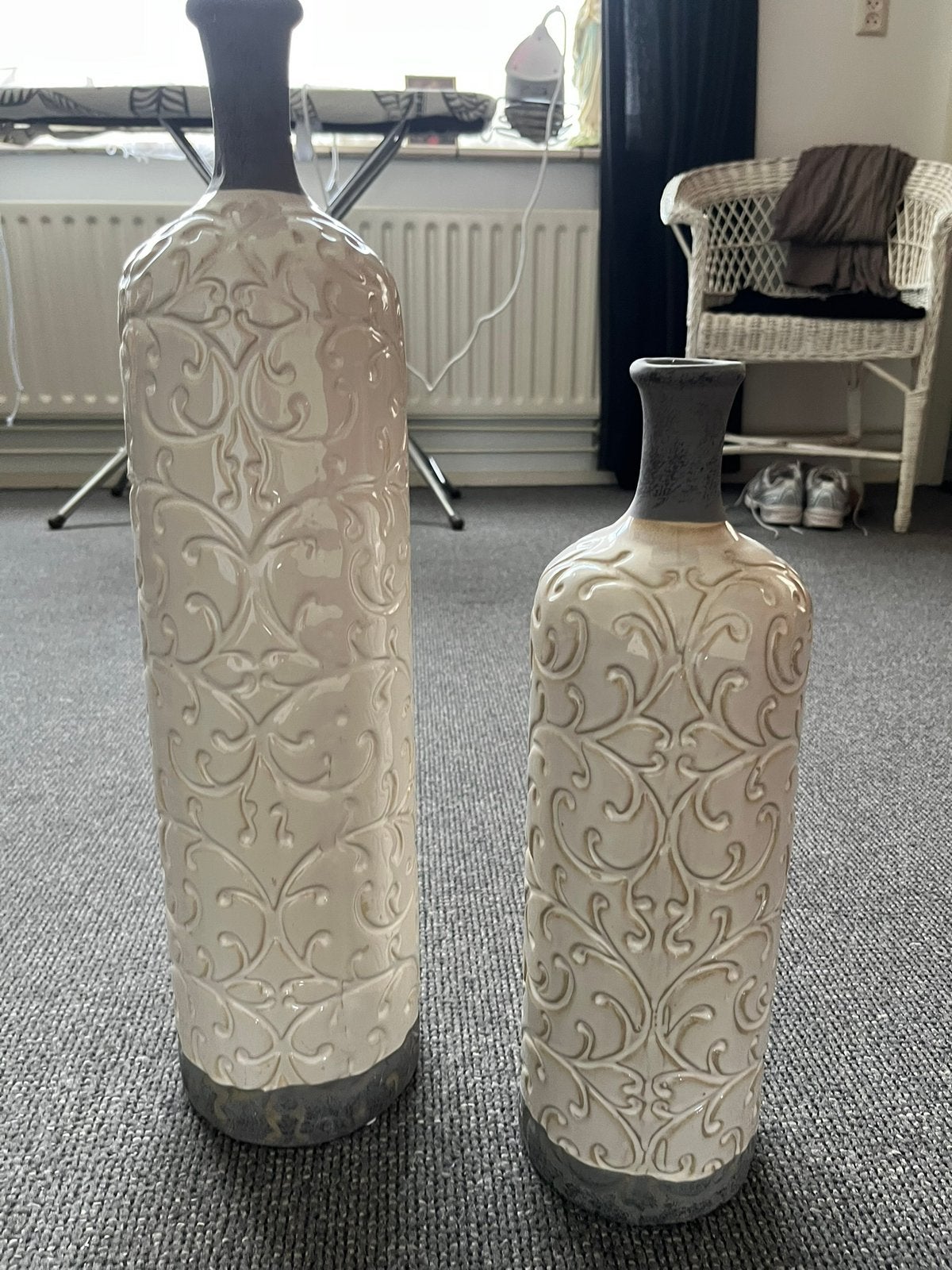 Twee Prachtige vazen, Huis en Inrichting, Ophalen, Beige, Inclusief decoratie, Zo goed als nieuw