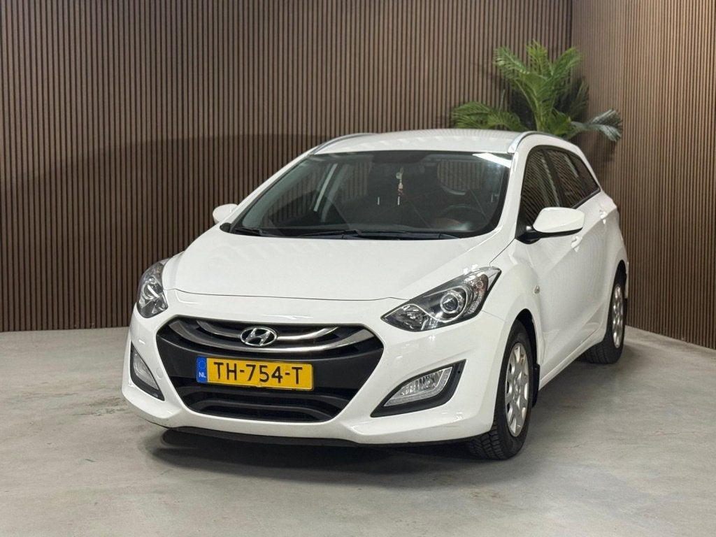 Hyundai i30 Wagon 1.4 Garantie, nieuw ketting (bj 2014), Auto's, Voorwielaandrijving, Euro 5, Gebruikt, 4 cilinders