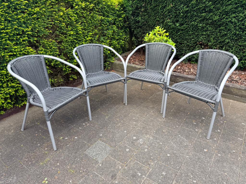 4 nieuwe tuinstoelen, Ophalen, Zo goed als nieuw, Kunststof