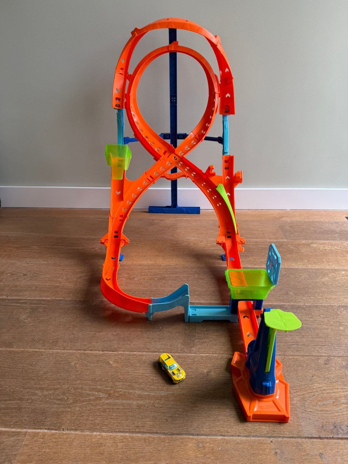 Hot Wheels action Vertical jump (met 1 Auto), Racebaan, Ophalen of Verzenden, Zo goed als nieuw, Hot Wheels