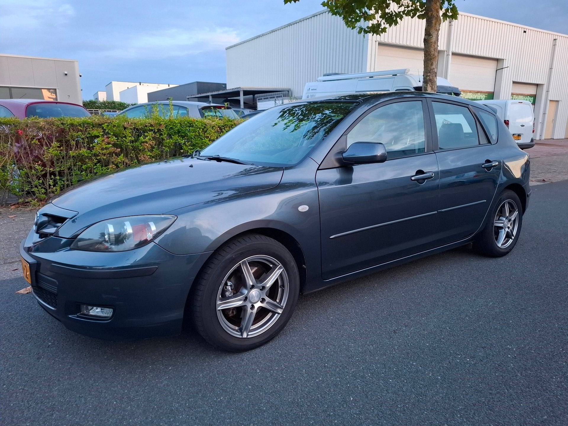 Mazda 3 1.6 Active CLIMA/CRUISE/5 DEURS!, Voorwielaandrijving, Gebruikt, Zwart, 4 cilinders