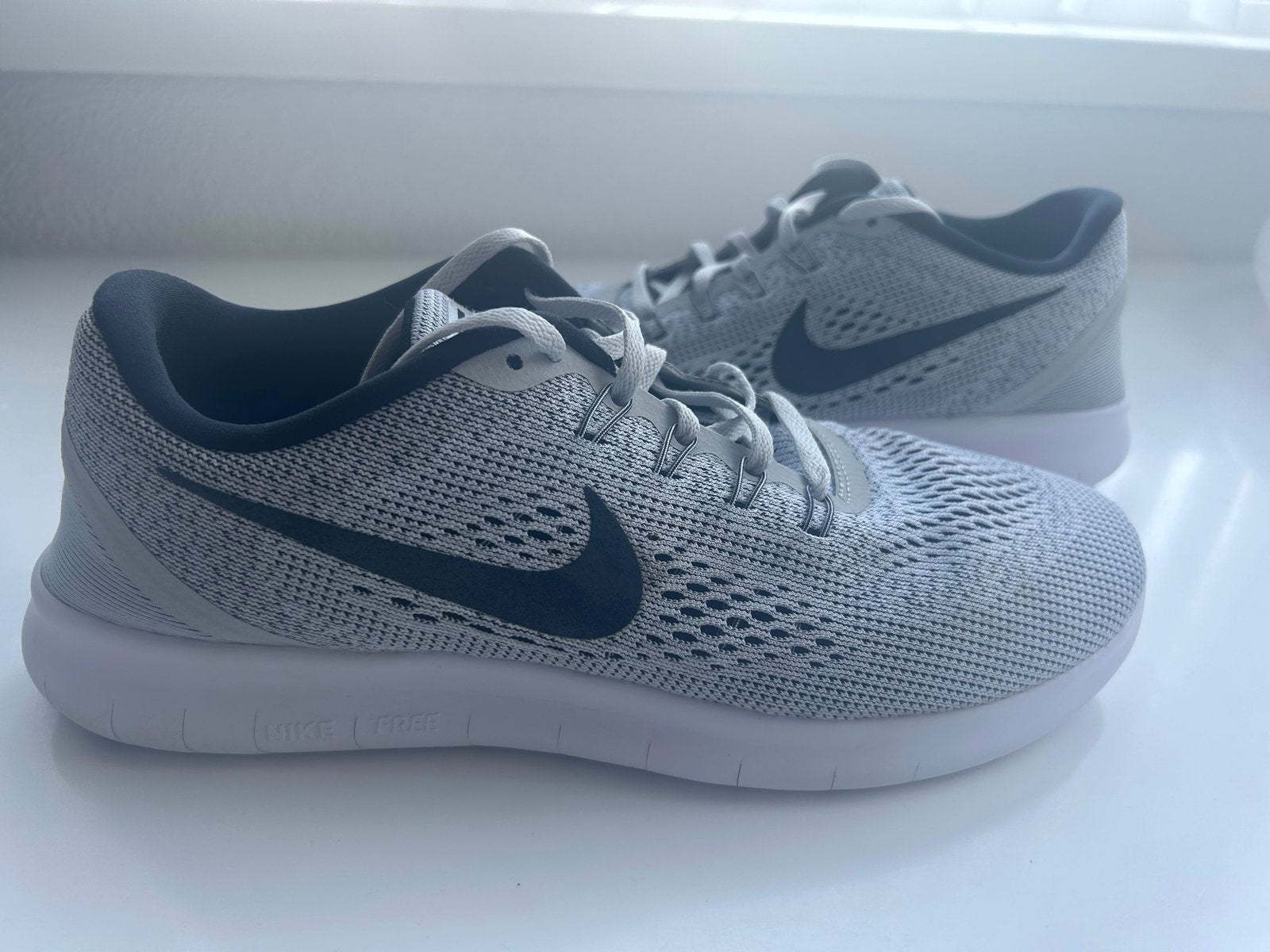 Nike Free RN hardloopschoenen - Grijs/Zwart - Maat 42.5, Ophalen of Verzenden, Zo goed als nieuw, Overige kleuren, Sneakers of Gympen