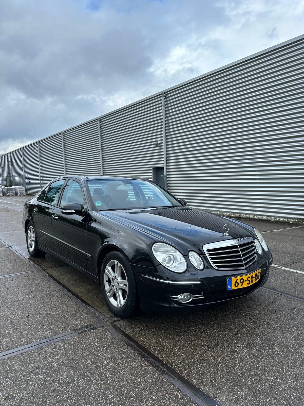 Mercedes-Benz E-Klasse 2.2 CDI E220 Sedan AUT 2006 Zwart, Auto's, Automaat, Zwart, Leder en Stof, Zwart