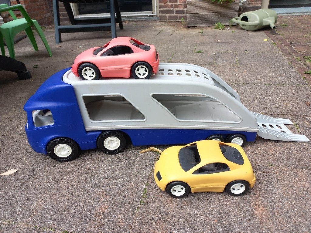 Little Tikes vrachtwagen met 2 auto's, Ophalen, Gebruikt, Jongen of Meisje