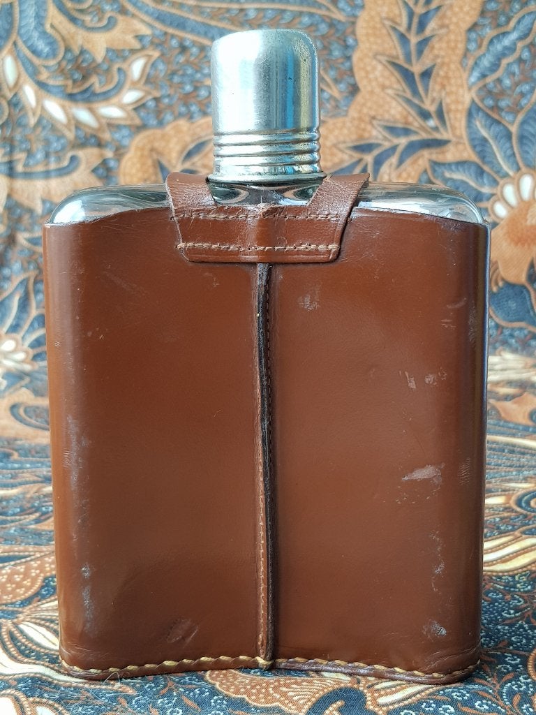 Mooie originele oude zakfles uit Engeland van glas en leder., Antiek en Kunst, Ophalen of Verzenden