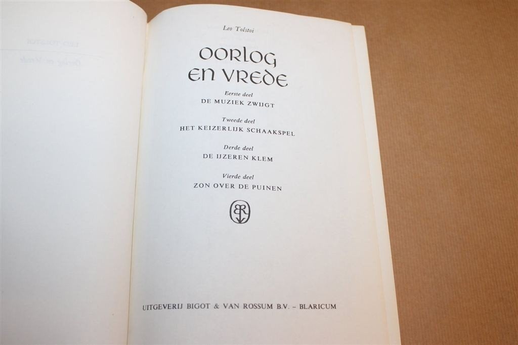 Oorlog en Vrede — Tolstoj, Compleet 4 Delen in 1 Band, Ophalen of Verzenden, Gelezen