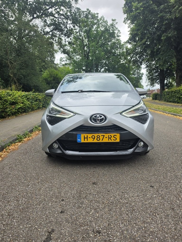 Toyota Aygo 1.0 Vvt-i 72pk 5D 2020 Grijs, Voorwielaandrijving, 4 stoelen, Origineel Nederlands, Handgeschakeld