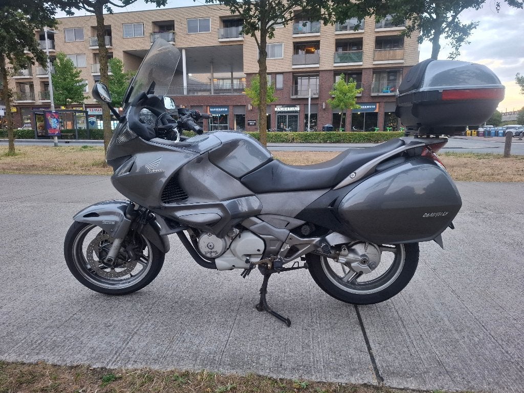 Honda Deauville NT 700, Motoren, Motoren | Honda, 2 cilinders, Motorrijbewijs A, Particulier, Meer dan 35 kW