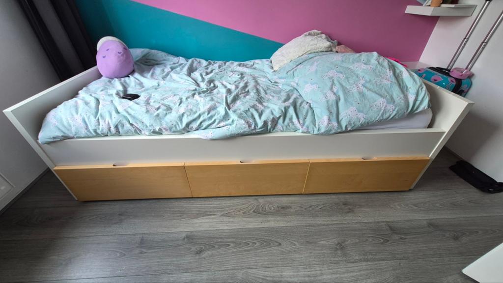Nette eenpersoonsbed met 3 laden, Ophalen of Verzenden