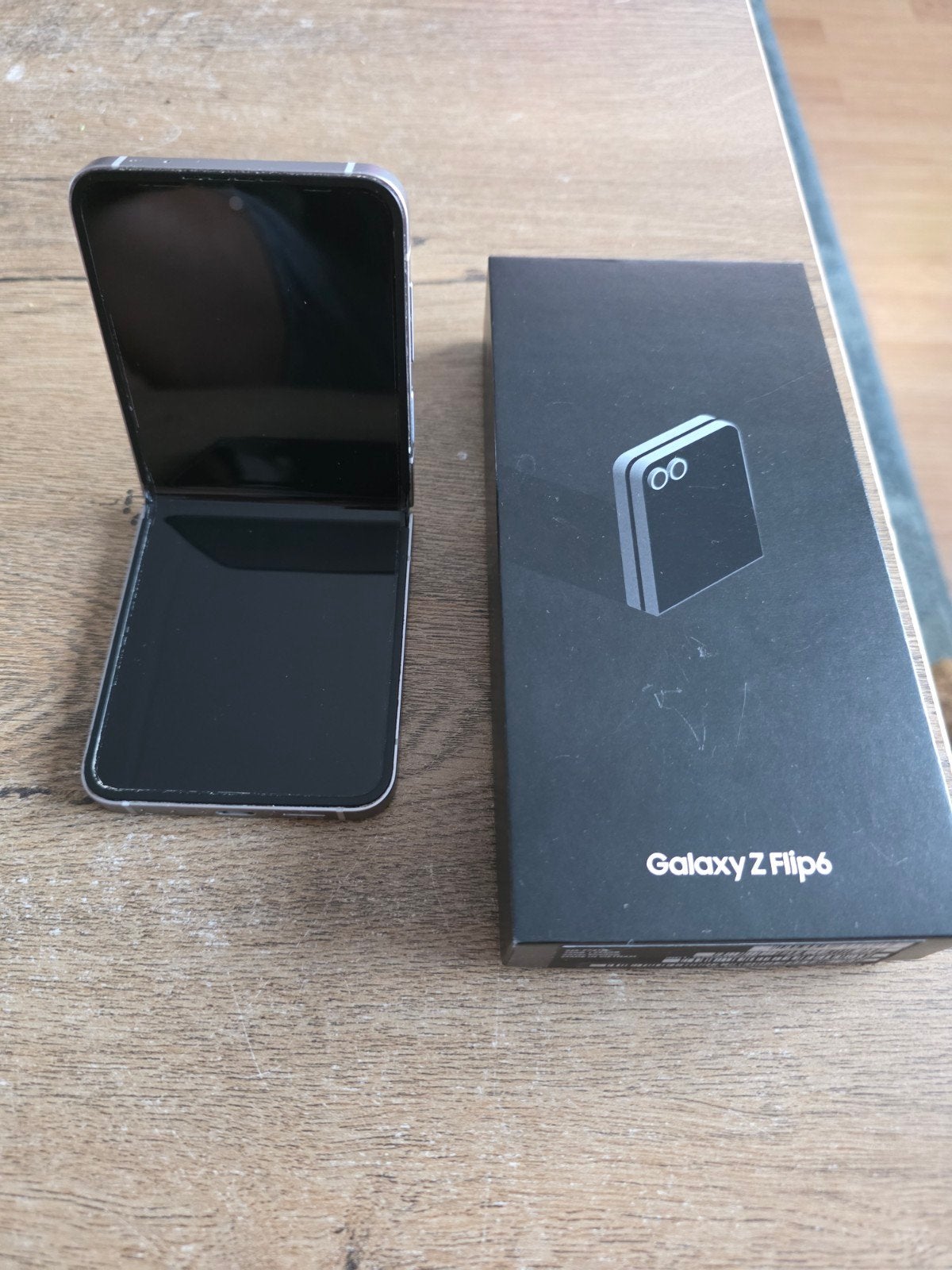 Samsung Galaxy Z Flip6 256GB Silver Shadow, Telecommunicatie, Mobiele telefoons | Samsung, Zwart, Touchscreen, Ophalen of Verzenden