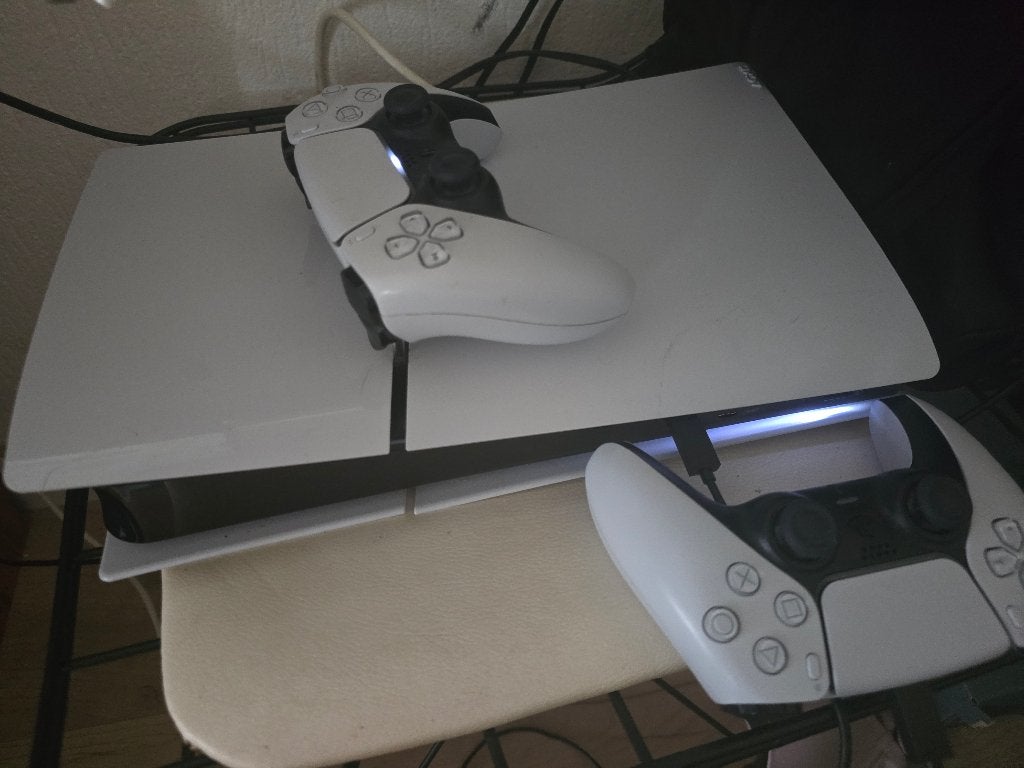 Playstation 5 met 2 controllers