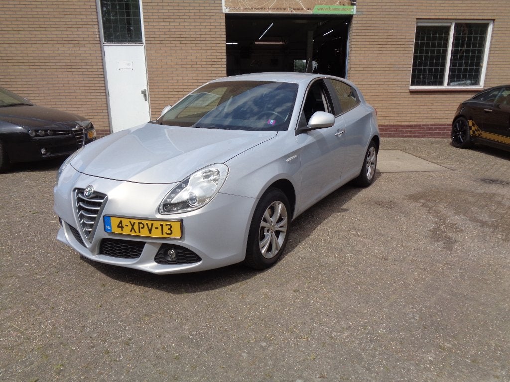 Alfa Romeo Giulietta 1.4 Turbo Multi AIR TCT 2014 Bianco Lun, Auto's, Stof, 1280 kg, 4 cilinders, Startonderbreker