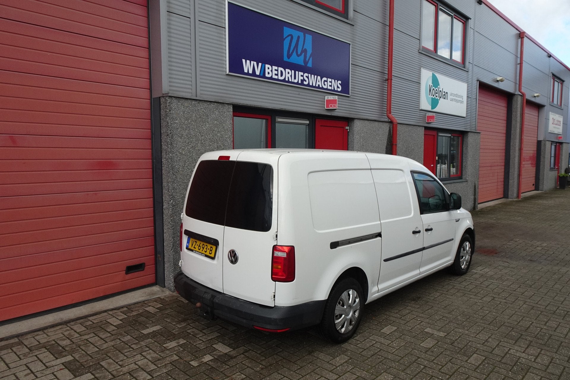 Volkswagen Caddy 2.0 TDI L2H1 BMT Maxi Trendline 2 x schuifd, Auto's, Voorwielaandrijving, Dealer onderhouden, Stof, Gebruikt