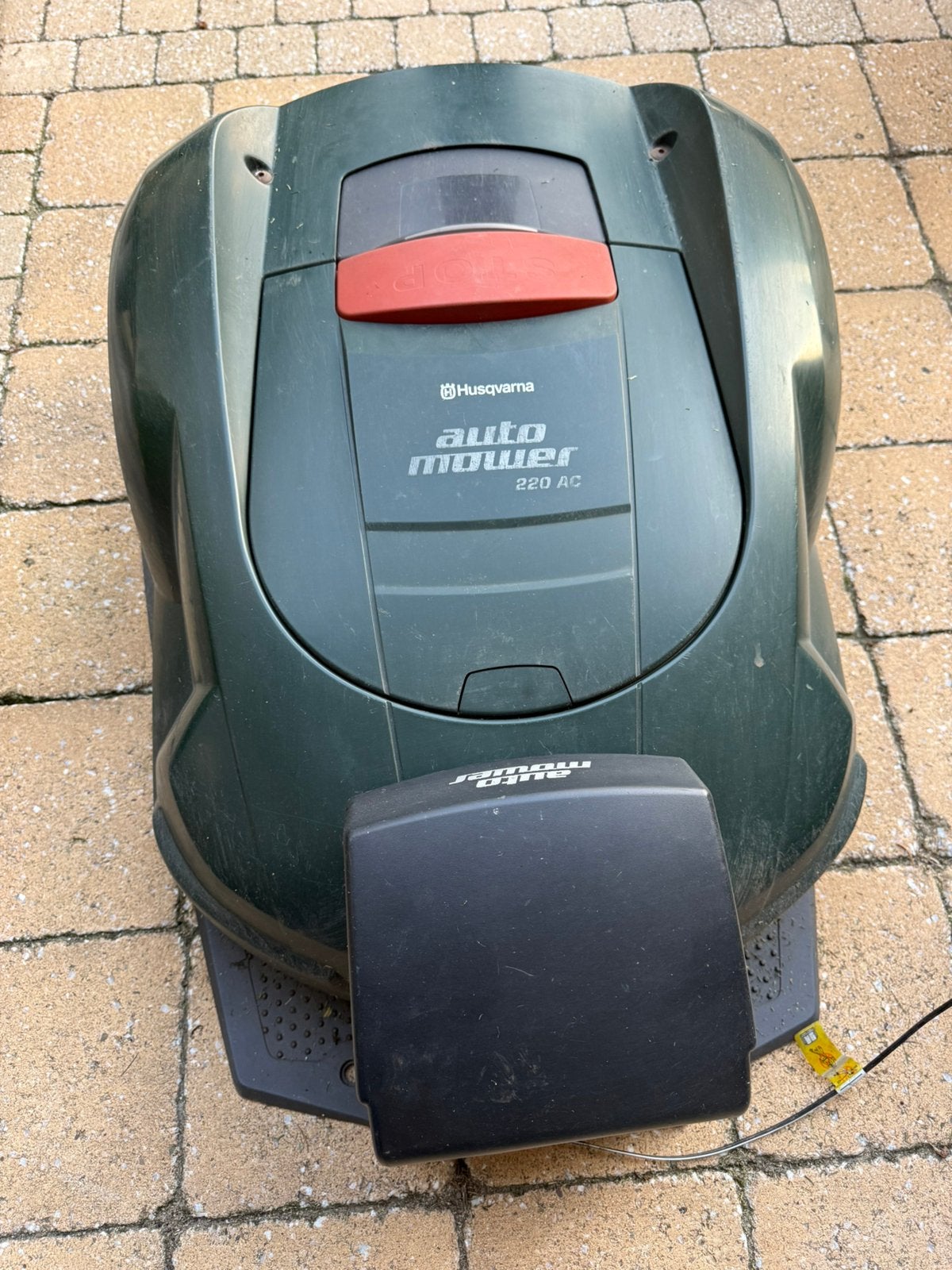 Husqvarna Automower 220 AC robotmaaier in goede staat, Ophalen, Gebruikt, 20 tot 25 cm