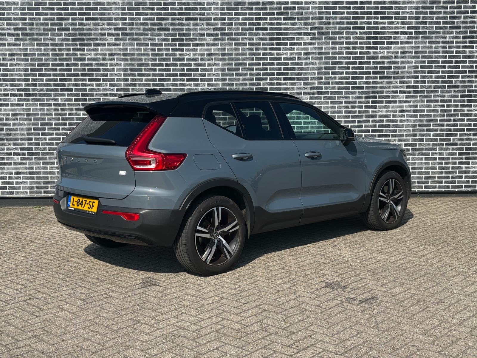 Volvo XC40 1.5 T5 Recharge R-Design | Trekhaak | Panoramadak, Auto's, Euro 6, 1712 kg, Automatische klimaatregeling, Hybride Elektrisch/Benzine