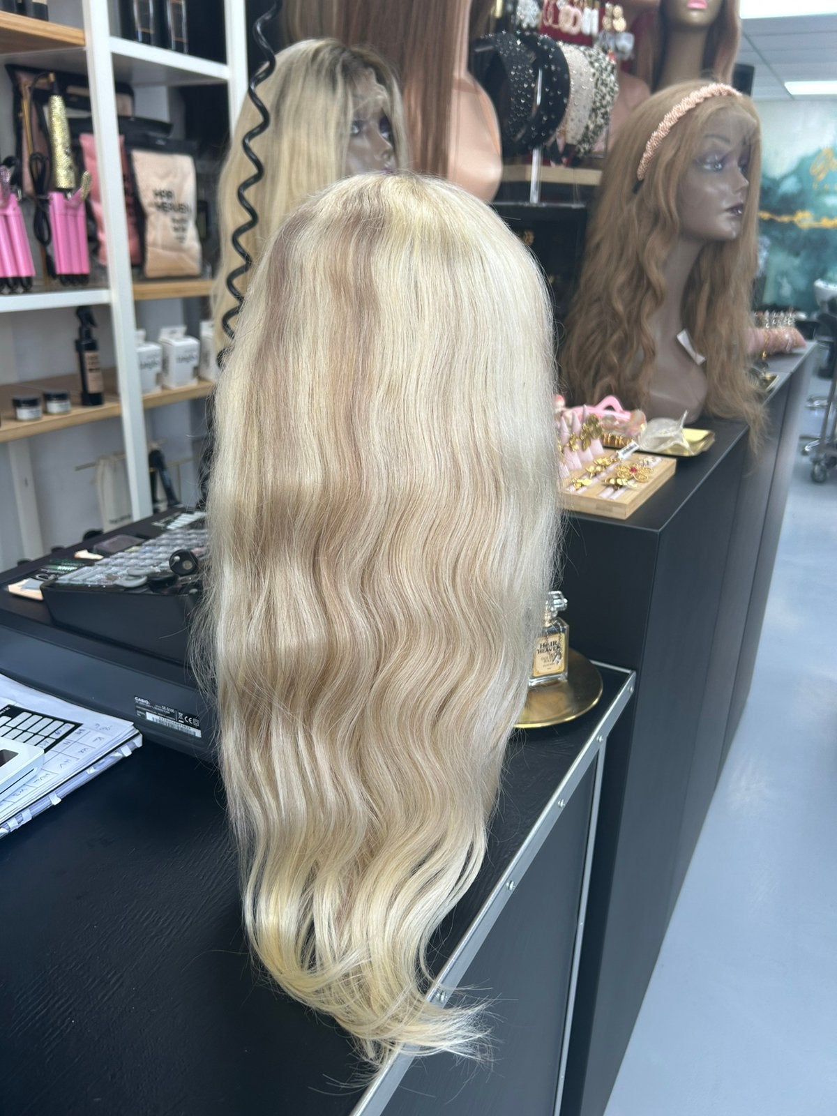 Echthaar pruik blond 40cm human hair lace wig €69 Opruiming, Ophalen of Verzenden, Nieuw, Pruik of Haarverlenging