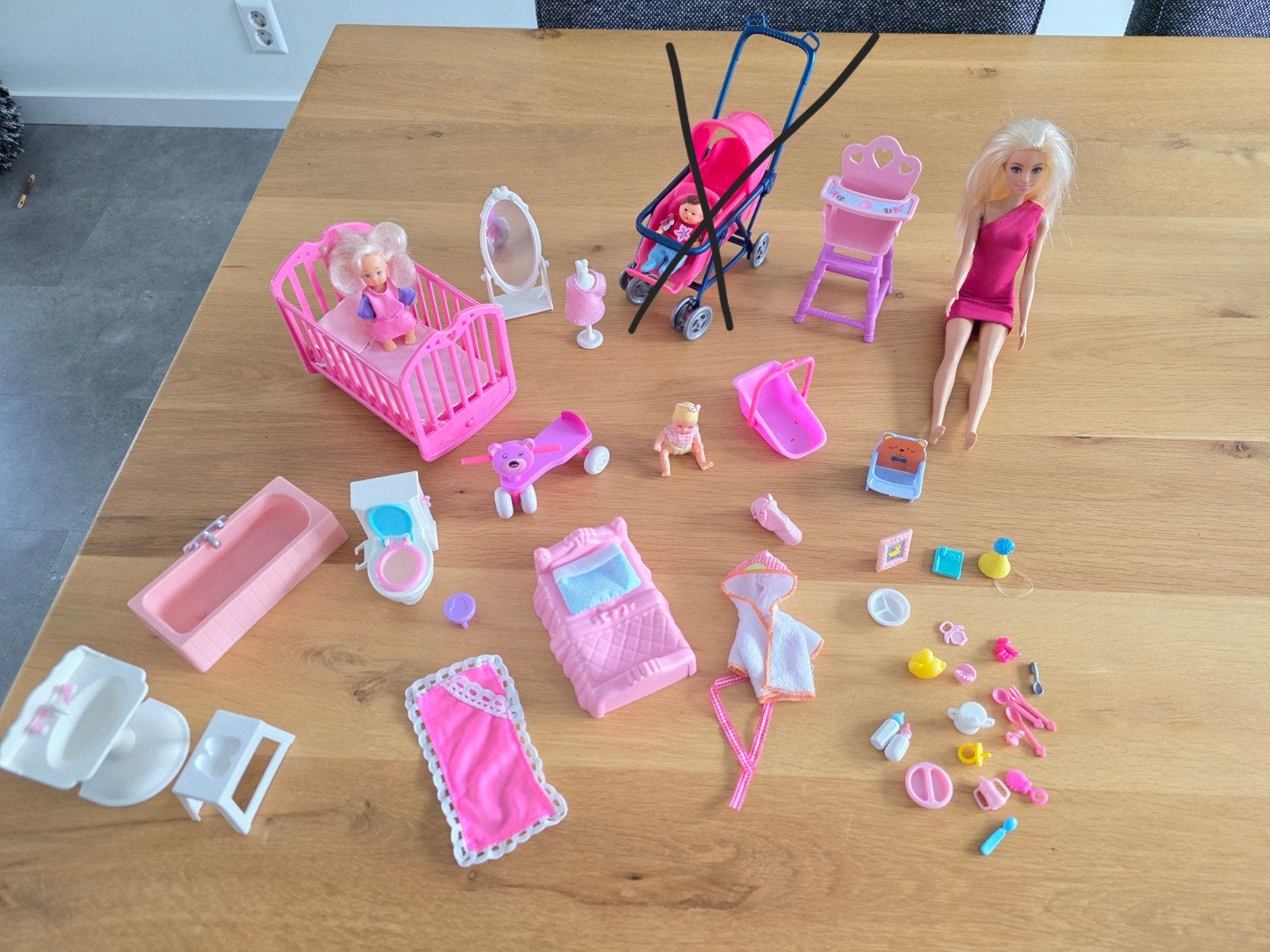 Barbie met baby uitzet, Kinderen en Baby's, Ophalen of Verzenden, Gebruikt, Barbie